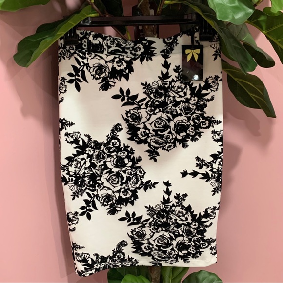 iris Dresses & Skirts - Black and White Floral Skirt